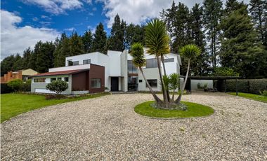 Casa campestre de lujo en Guaymaral con 1.864 m² de terreno privado