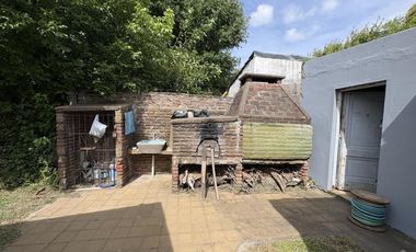 VENTA - CASA CON HERMOSO PARQUE-BARRIO PELLEGRINI II -VILLA ROSA-PILAR