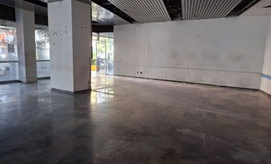 LOCAL COMERCIAL EN ESQUINA SOBRE FÉLIX CUEVAS.