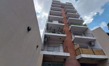 Departamento 2 amb al frente con balcón