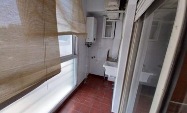 Departamento 2 amb al frente con balcón