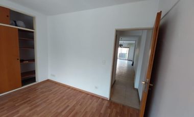 Departamento 2 amb al frente con balcón