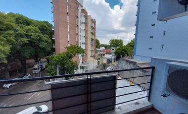 Departamento 2 amb al frente con balcón