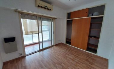 Departamento 2 amb al frente con balcón