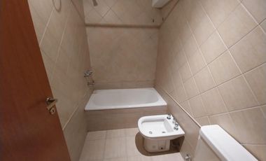 Departamento 2 amb al frente con balcón