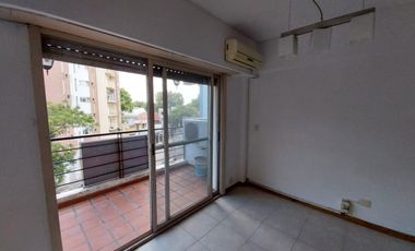 Departamento 2 amb al frente con balcón