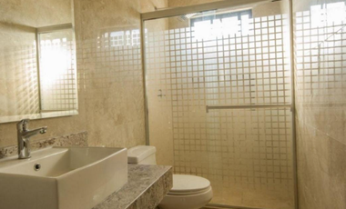 Se renta casa en el centro de apodaca