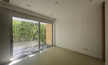 Departamento con acción sin muebles en renta en planta baja en Anthea, YCC