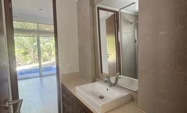 Departamento con acción sin muebles en renta en planta baja en Anthea, YCC