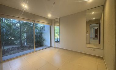 Departamento con acción sin muebles en renta en planta baja en Anthea, YCC