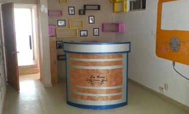 CASA EN VENTA CON USO DE SUELO COMERCIAL, EN LAS ARBOLEDAS, ATIZAPÁN