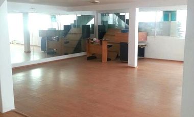 CASA EN VENTA CON USO DE SUELO COMERCIAL, EN LAS ARBOLEDAS, ATIZAPÁN