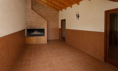 VENTA CASA ALPINA 3 AMBIENTES QUINCHO ACANTILADOS