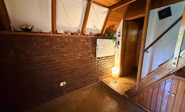 VENTA CASA ALPINA 3 AMBIENTES QUINCHO ACANTILADOS
