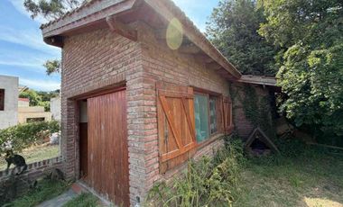 VENTA CASA ALPINA 3 AMBIENTES QUINCHO ACANTILADOS