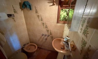 VENTA CASA ALPINA 3 AMBIENTES QUINCHO ACANTILADOS