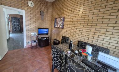 Casa 3 ambientes en venta en Sarandi Oportunidad