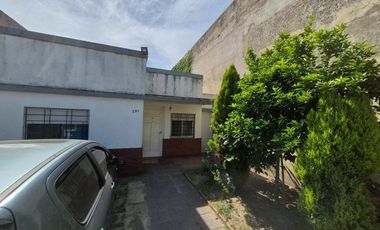Casa 3 ambientes en venta en Sarandi Oportunidad
