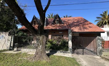 Casa de 4 amb. a la venta en Ezeiza a pocos mts de la Autopista