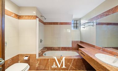 Casa quinta estilo Tudor Ingles Mansion con pileta, gimnasio, jardin y vista al rio 6 dormitorios