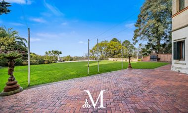 Casa quinta estilo Tudor Ingles Mansion con pileta, gimnasio, jardin y vista al rio 6 dormitorios