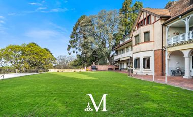 Casa quinta estilo Tudor Ingles Mansion con pileta, gimnasio, jardin y vista al rio 6 dormitorios