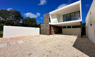 Residencia lista para entrega en campo de golf