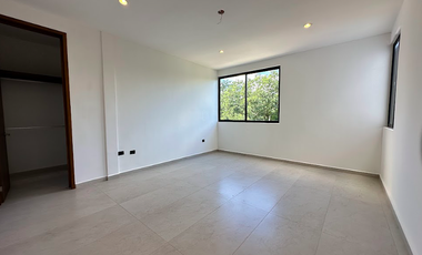 Residencia lista para entrega en campo de golf