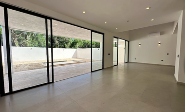 Residencia lista para entrega en campo de golf