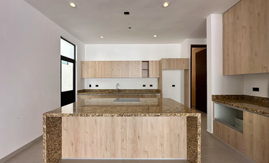 Residencia lista para entrega en campo de golf