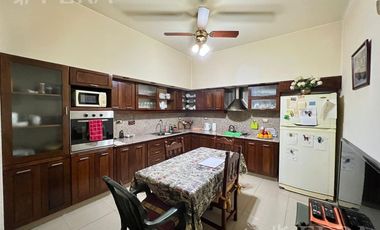 Venta de casa 3 ambientes con cochera en Wilde