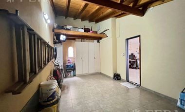 Venta de casa 3 ambientes con cochera en Wilde