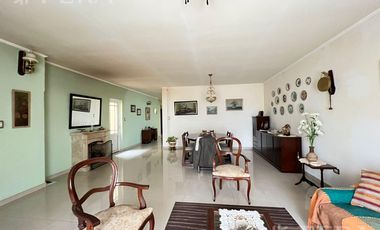 Venta de casa 3 ambientes con cochera en Wilde