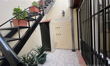 Venta de casa 3 ambientes con cochera en Wilde