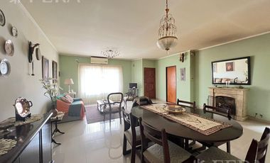 Venta de casa 3 ambientes con cochera en Wilde