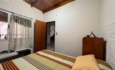 Venta de casa 3 ambientes con cochera en Wilde