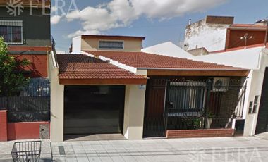 Venta de casa 3 ambientes con cochera en Wilde