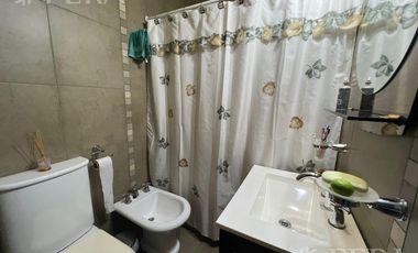 Venta de casa 3 ambientes con cochera en Wilde