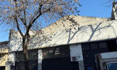 ALQUILER DE DEPOSITO  DE 1351 M2 CON OFICINAS EQUIPADAS  EN BOEDO