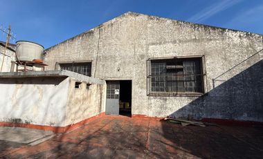 ALQUILER DE DEPOSITO  DE 1351 M2 CON OFICINAS EQUIPADAS  EN BOEDO