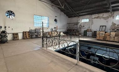 ALQUILER DE DEPOSITO  DE 1351 M2 CON OFICINAS EQUIPADAS  EN BOEDO