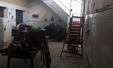 Amplia casa con 5 dormitorios, patio y terraza