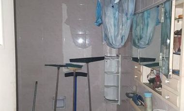 Amplia casa con 5 dormitorios, patio y terraza