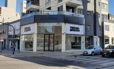 Alquiler de Local en esquina en Saavedra