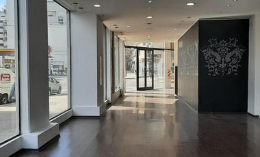 Alquiler de Local en esquina en Saavedra