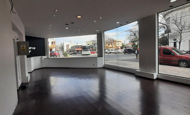 Alquiler de Local en esquina en Saavedra