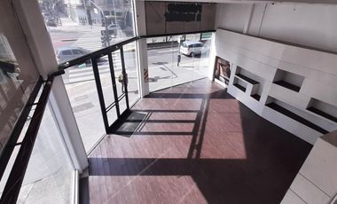 Alquiler de Local en esquina en Saavedra