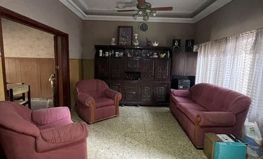Venta casa 5 ambientes con cochera en Wilde