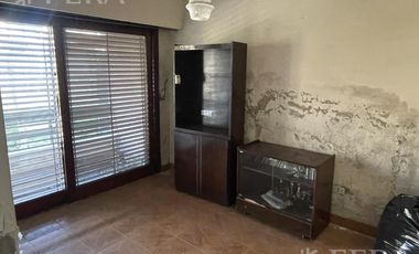 Venta casa 5 ambientes con cochera en Wilde