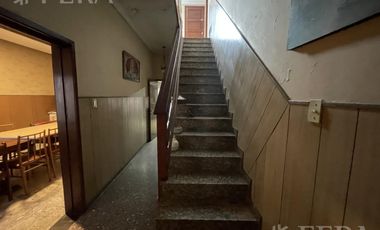 Venta casa 5 ambientes con cochera en Wilde